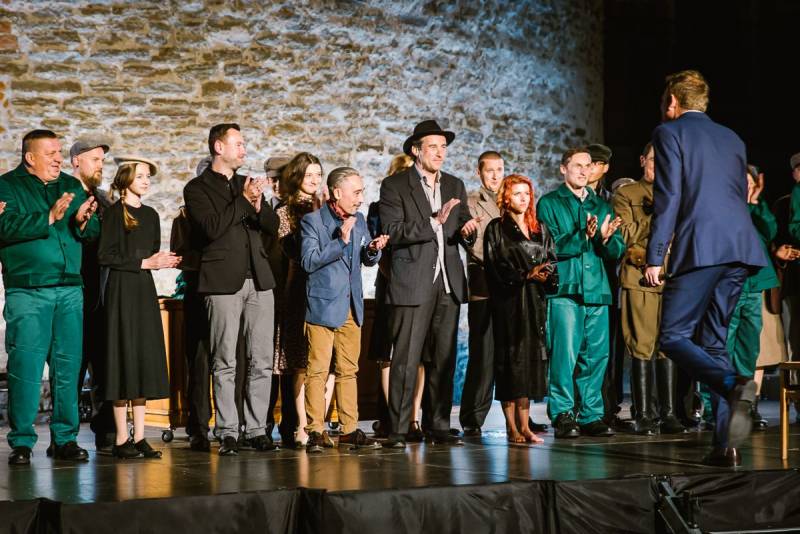 Teatr ogromny: „Pogrom w przyszły wtorek” Teatr ogromny: „Pogrom w przyszły wtorek”